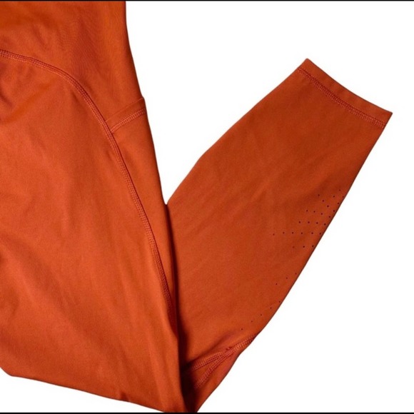 All In Motion Sculpted Linear Laser Cut High Rise 7/8 Leggings - Picture 7 of 11